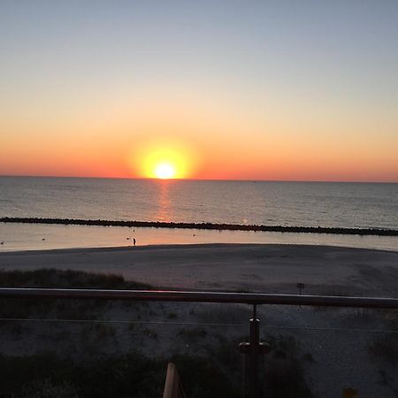 Apartamentowiec Amon Przy Plazy 16 I 19 Ujście-Darłowskie Buitenkant foto
