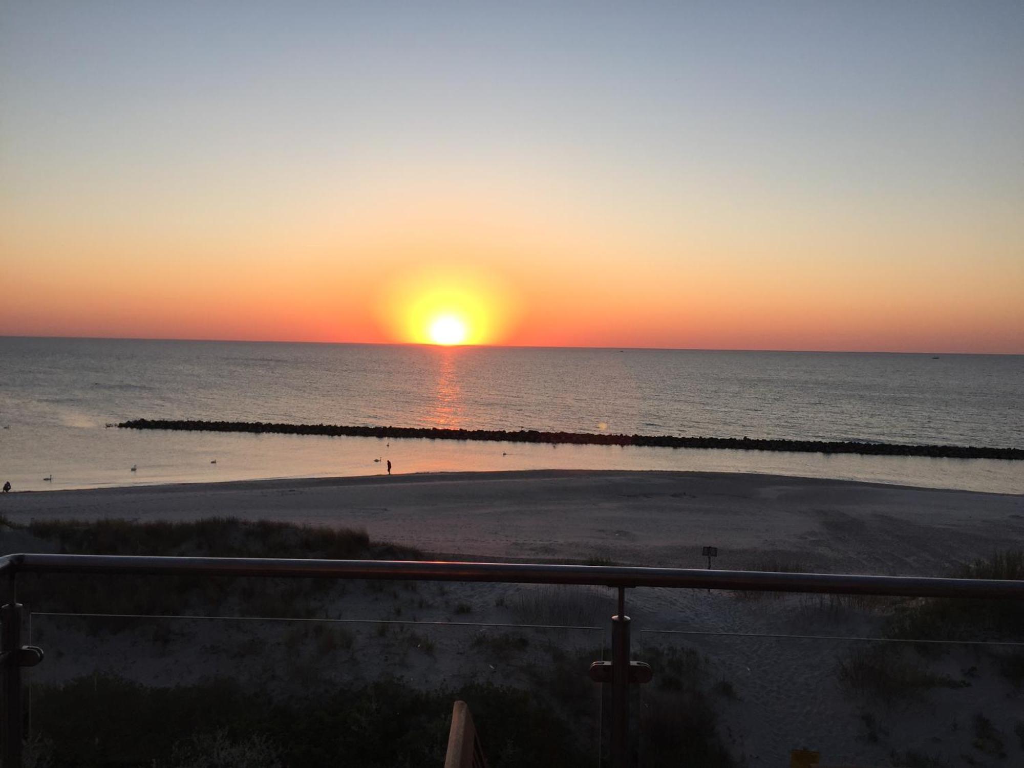 Apartamentowiec Amon Przy Plazy 16 I 19 Ujście-Darłowskie Buitenkant foto